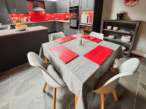 Kitchen- click for photo gallery